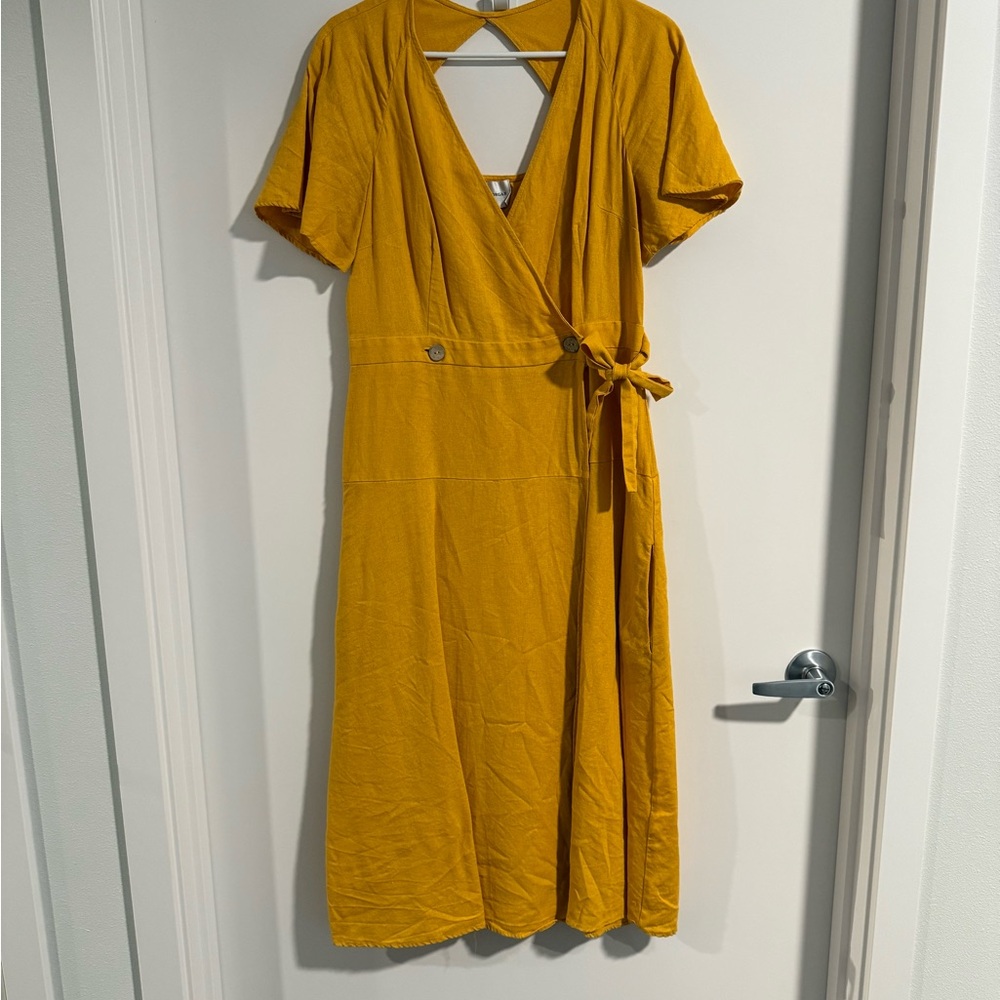 Donna Morgan Yellow Gold Flutter Sleeve Midi Dress
